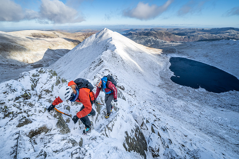 two people on Helvellyn in the snow